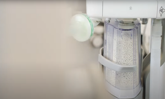 Fitting the SmartCan™ CO₂ disposable absorber